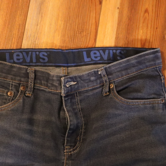 Blue Jeans - Picture 2 of 7